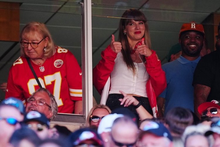 Taylor Swift's NFL Game Style