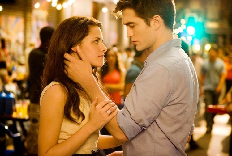 34 Surprising Secrets About the Twilight Franchise Revealed